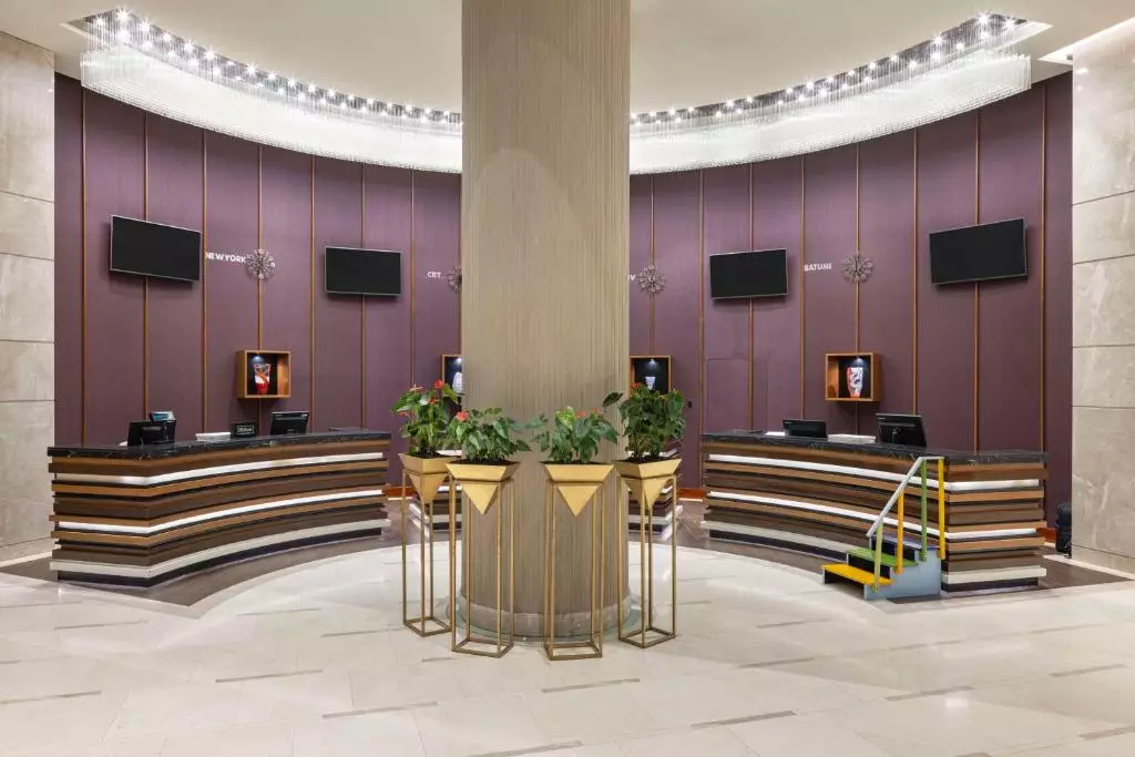 لابی HOTEL HILTON